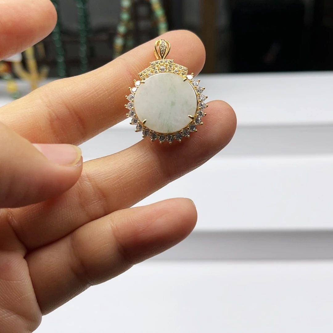 【闪购商品】翡翠颈饰未镶嵌