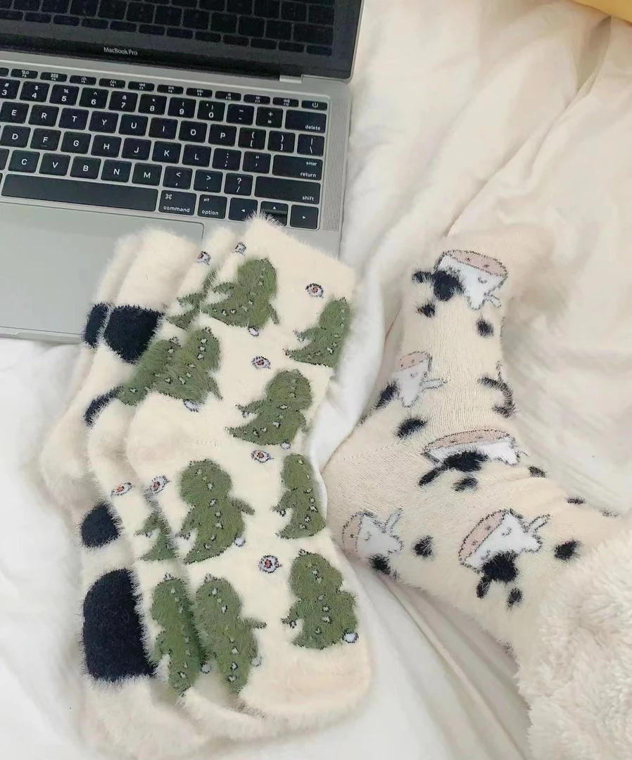 冬天必备水貂绒袜子男女保暖加厚奶牛斑点家居可爱中筒袜月子袜