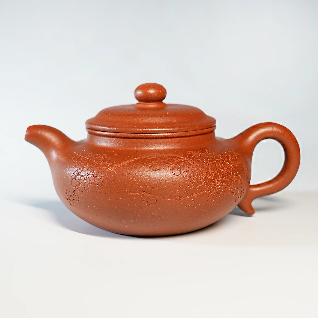 宜兴原矿-红降坡-梅刻仿古壶-200CC手工紫砂壶-甘来兵