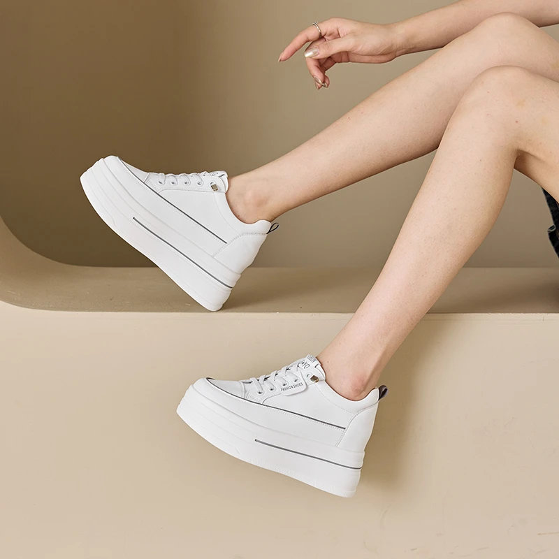 内增高8cm小白鞋女2025秋季新款休闲厚底透气松糕时尚加绒白搭