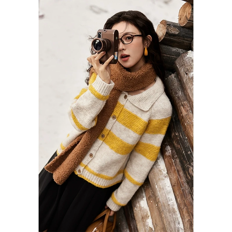 谜秀红色条纹翻领针织毛衣外套女秋冬季加厚慵懒开衫上衣小香风