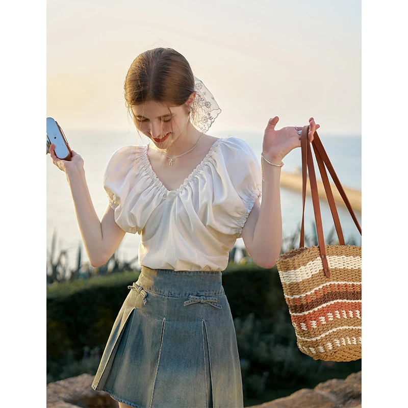 谜秀新品「高比例面料」法式v领褶皱衬衫女设计感上衣MXD28X1588