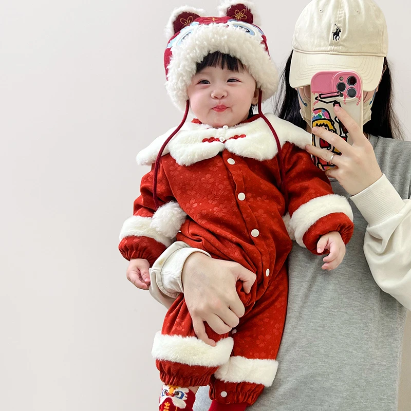 婴儿服秋冬装哈衣宝宝百日宴中国风披肩年服新生儿加绒外出连体衣