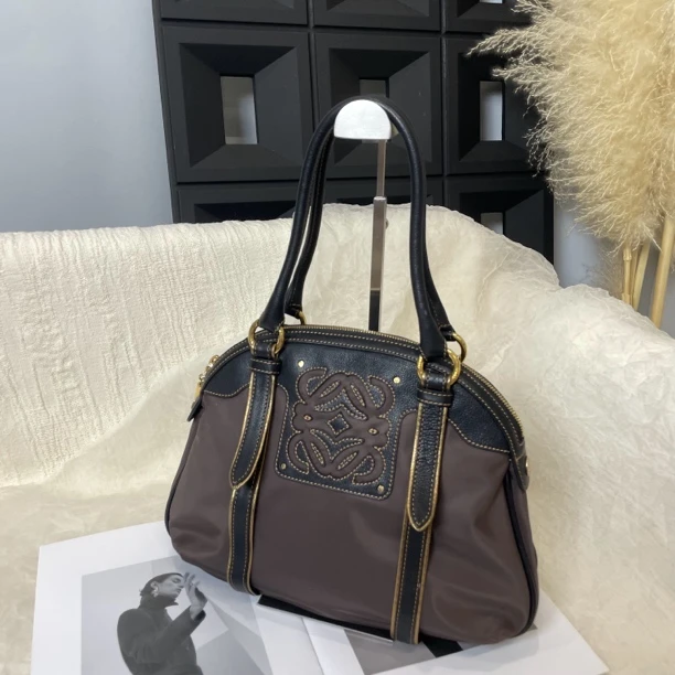 95新 LOEWE/罗意威  拼皮贝壳手提包