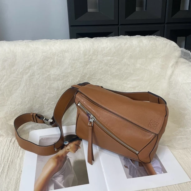 95新 LOEWE/罗意威 焦糖色puzzle腰包斜挎包