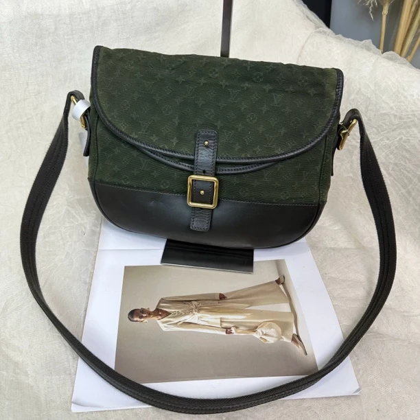 95新 LouisVuitton/路易威登 绿色丹宁马鞍斜挎包