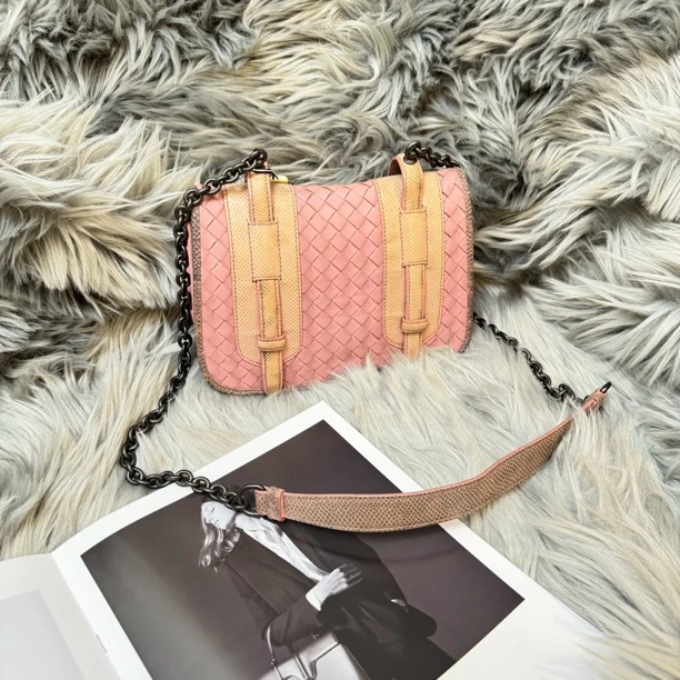 95新 BOTTEGA VENETA/葆蝶家 特殊皮编织斜挎包