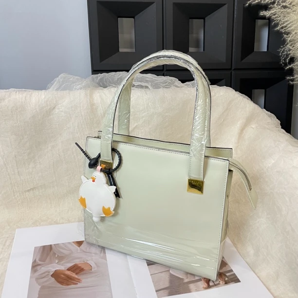 95新 Celine/思琳 奶昔白金扣皮质手提托特包