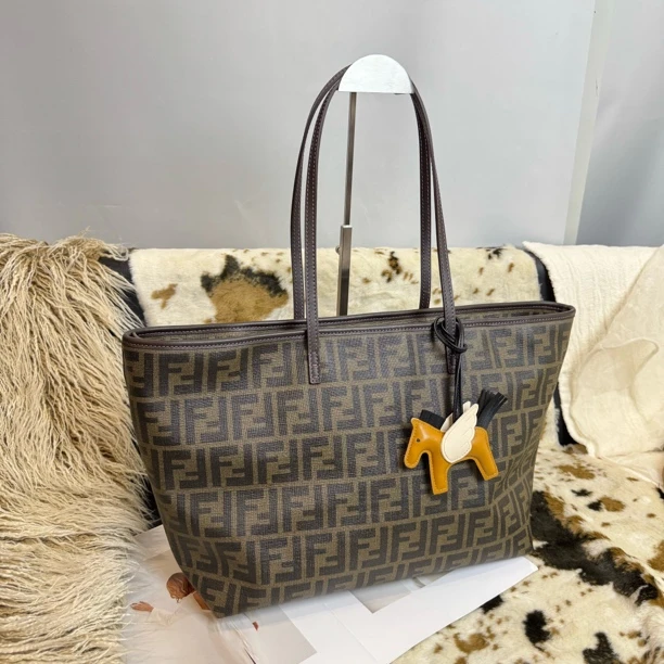 95新 FENDI/芬迪 老花购物袋单肩托特包