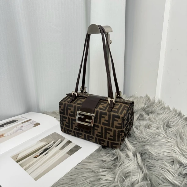 95新 FENDI/芬迪 小号老花盒子单肩包