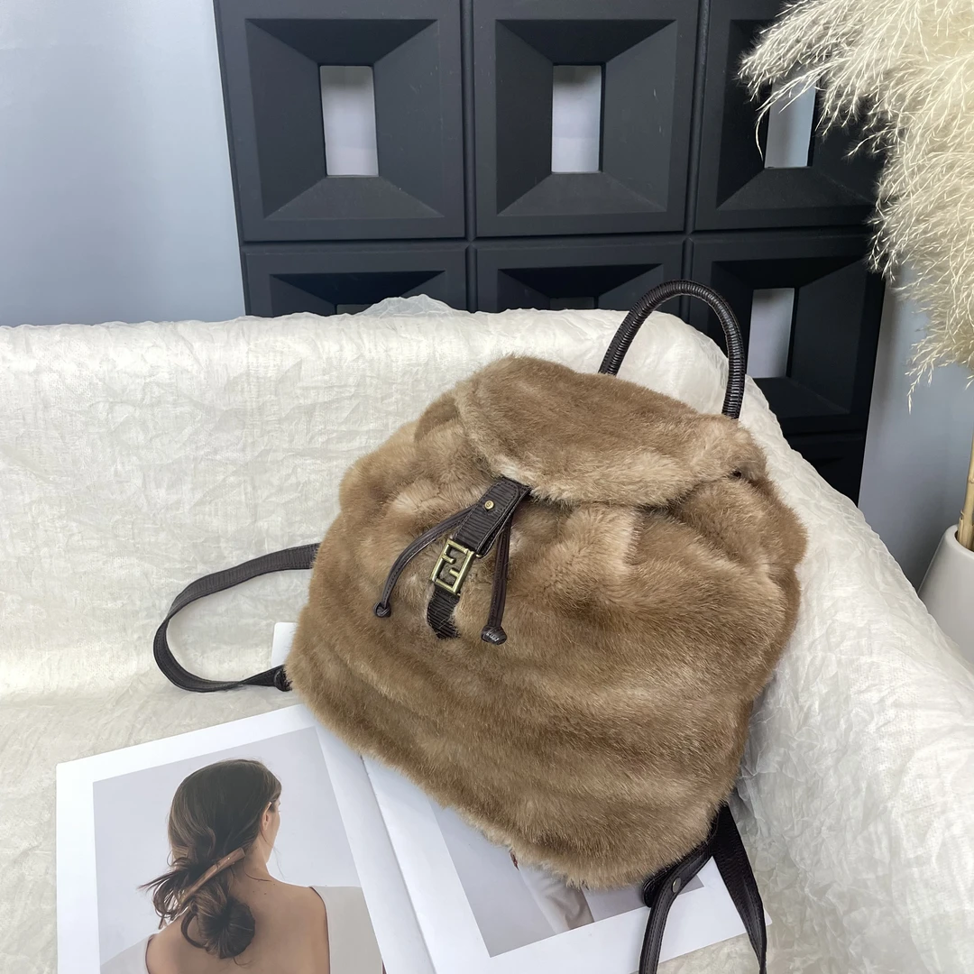 95新 FENDI/芬迪 正标毛毛双肩背包
