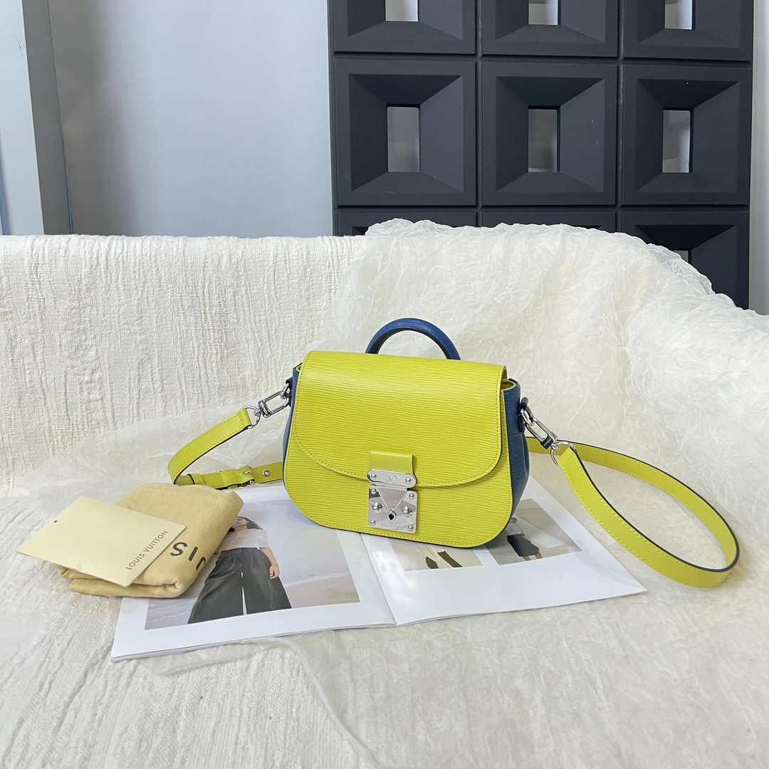 95新 LouisVuitton/路易威登 拼色水波纹小猪斜挎包