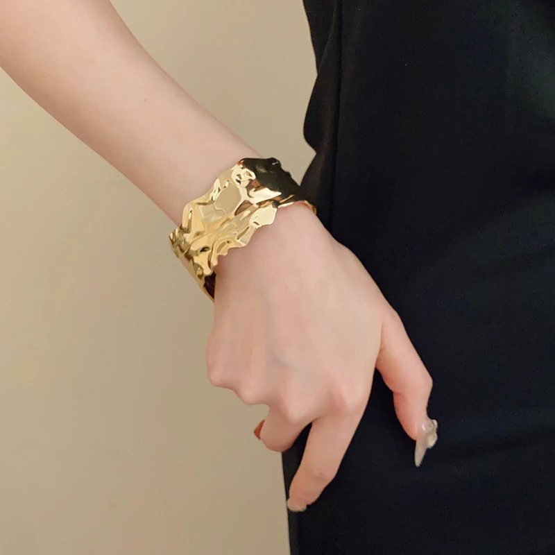 钛钢手镯 欧美夸张简约个性手镯不规则纹理开口女小众轻奢镯子