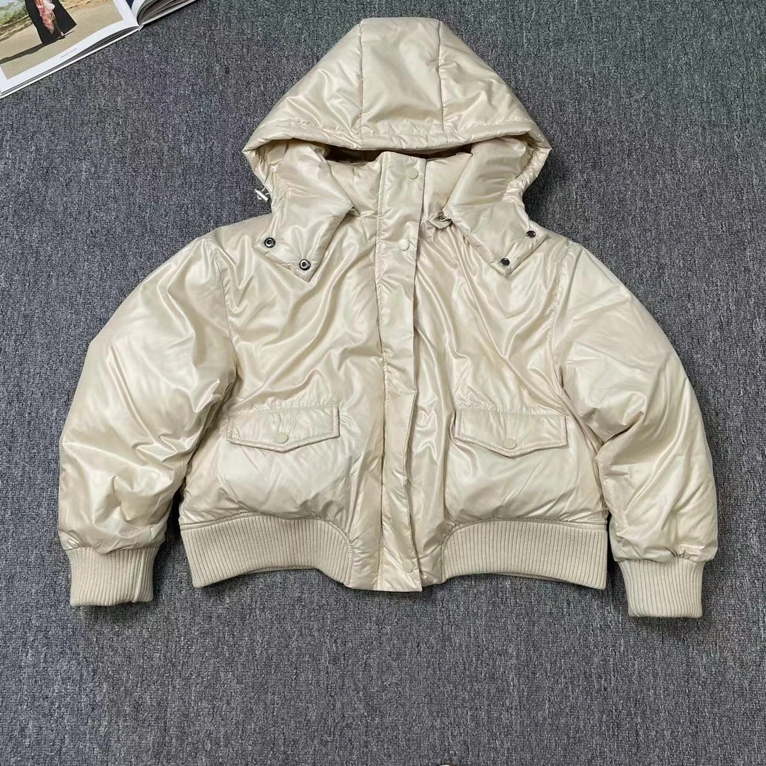 81448余小鱼 香槟色洋气珠光冬季保暖连帽短款羽绒服外套女装