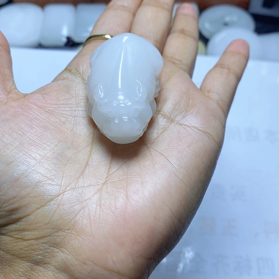 石英质玉颈饰未镶嵌