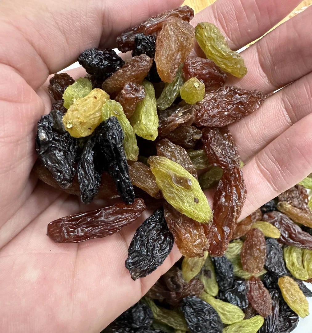 大彩色葡萄干休闲小吃零食特产菜叶蔬菜