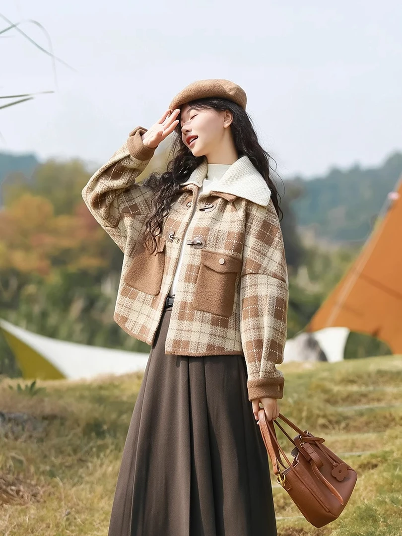 小香风短款格子毛呢外套女2024秋冬新款加厚小个子大翻领宽松上衣