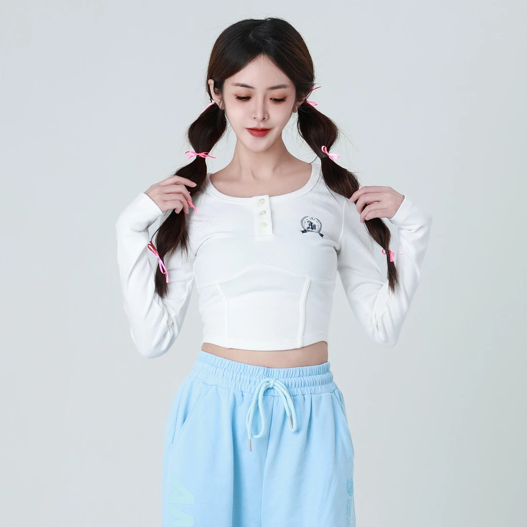 ANPK纯欲少女鱼骨收腰弧形下摆短款正肩长袖T恤AD121C1032