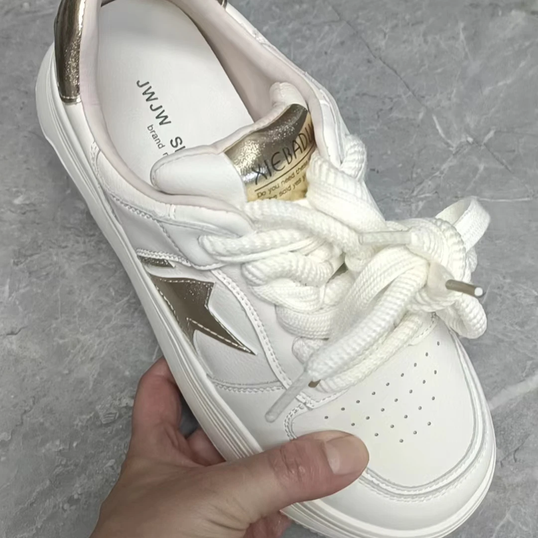 123-1金色休闲鞋厅1