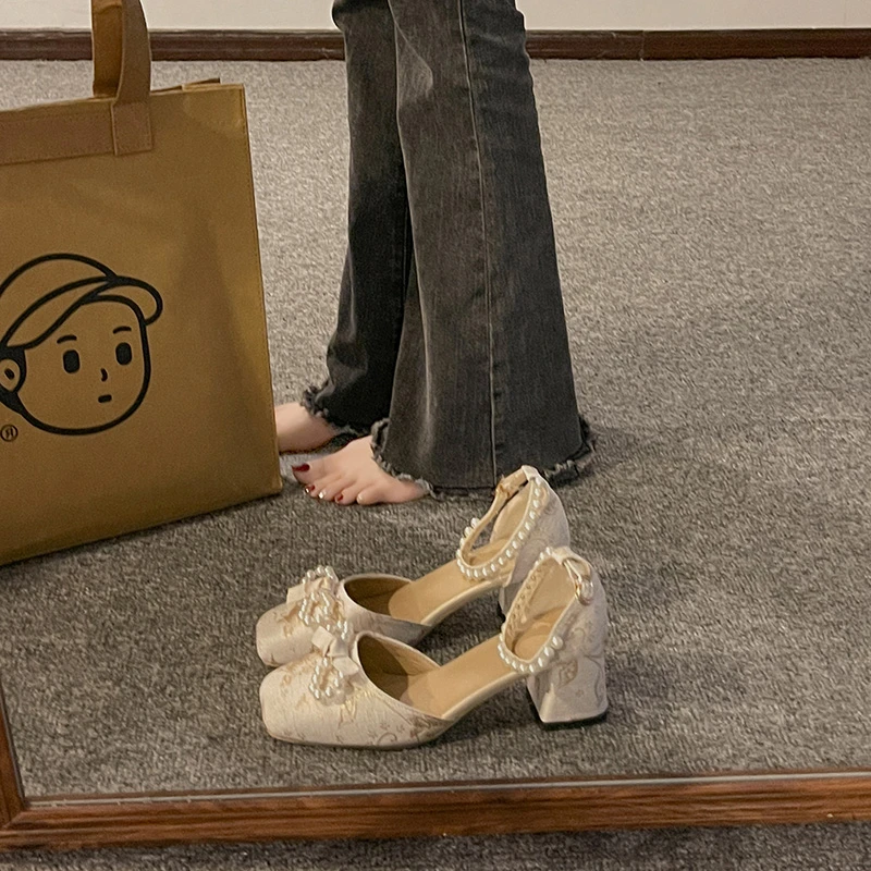 国风珍珠盘扣玛丽珍单鞋女2024秋季新款复古刺绣粗跟旗袍包头凉鞋