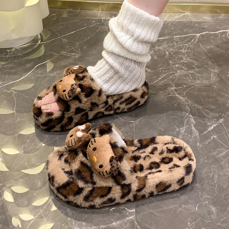 可爱凯蒂猫豹纹毛毛拖鞋女外穿2024秋季新款小众防滑居家一字棉拖