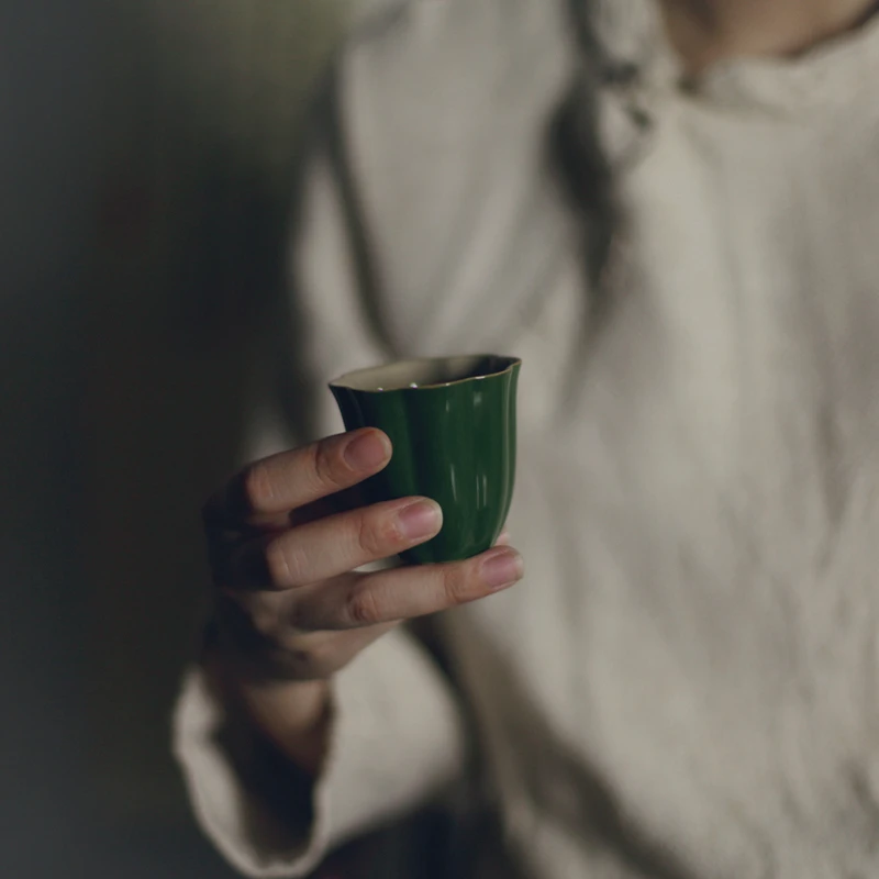 |宋青书院|《鹦鹉绿》花瓣主人杯 个人杯闻香杯聚香杯景德镇绿釉