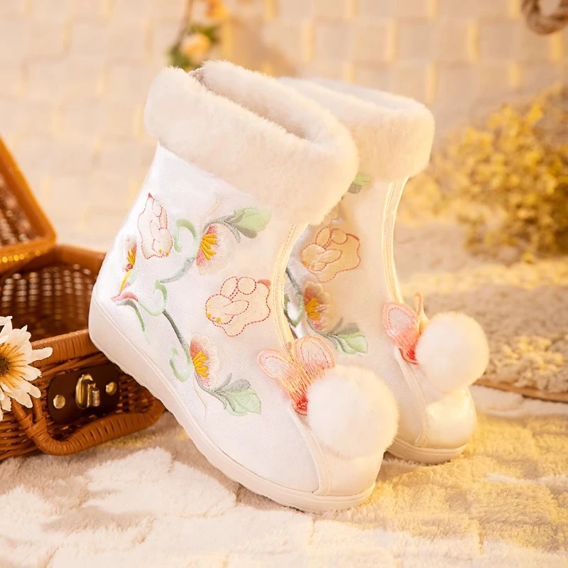 民族风靴子2024秋冬新款汉元素加绒加厚刺绣短靴兔子保暖雪地靴女