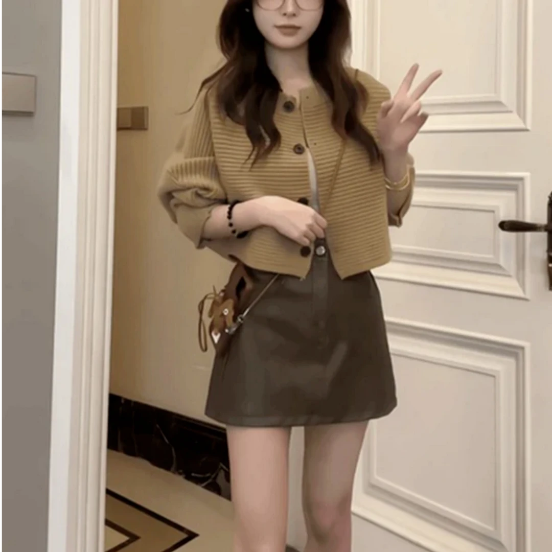 蝙蝠袖针织开衫女秋季2024新款外搭韩版圆领宽松女士毛衣短款外套