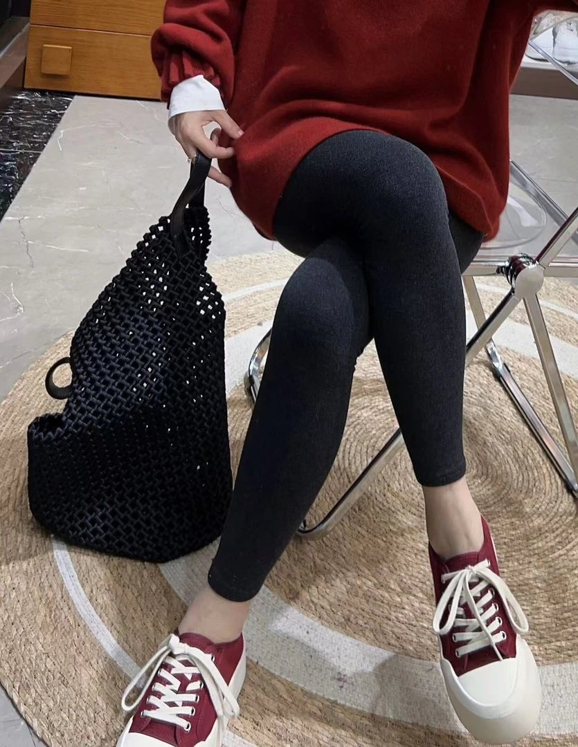 韩依扬/H.XIAOWEN.Y/欧韩    显瘦一码通穿磨毛打底裤   K1732960