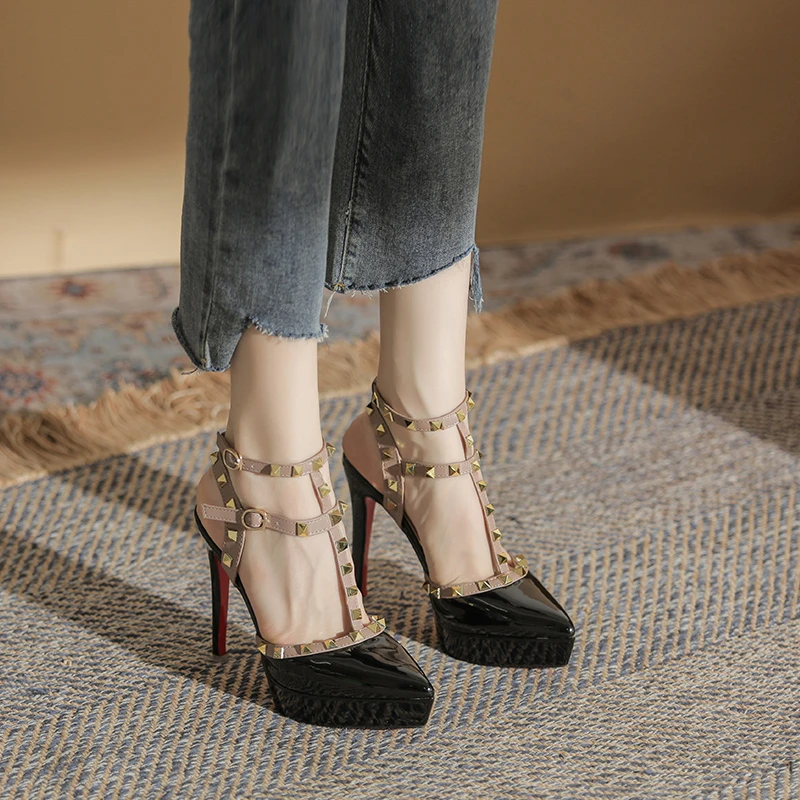 铆钉裸色防水台高跟鞋女2025年新款尖头细跟百搭单鞋罗马凉鞋女夏