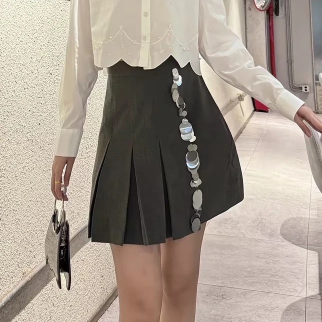 MAXRIENY2024年早秋精致复古感闪亮半裙烟灰色百褶裙