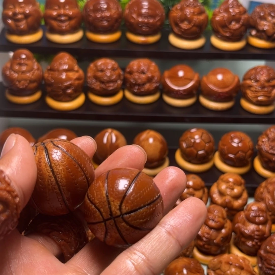 【闪购商品】橄榄核雕呆**白