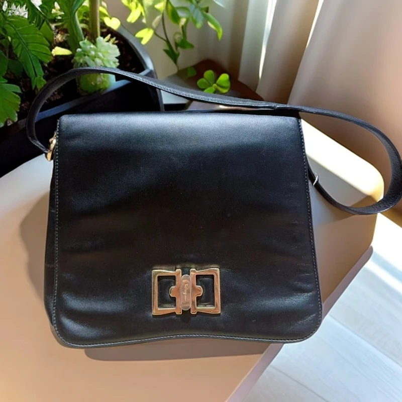95新 FERRAGAMO/菲拉格慕 黑色单肩包 1046 6216