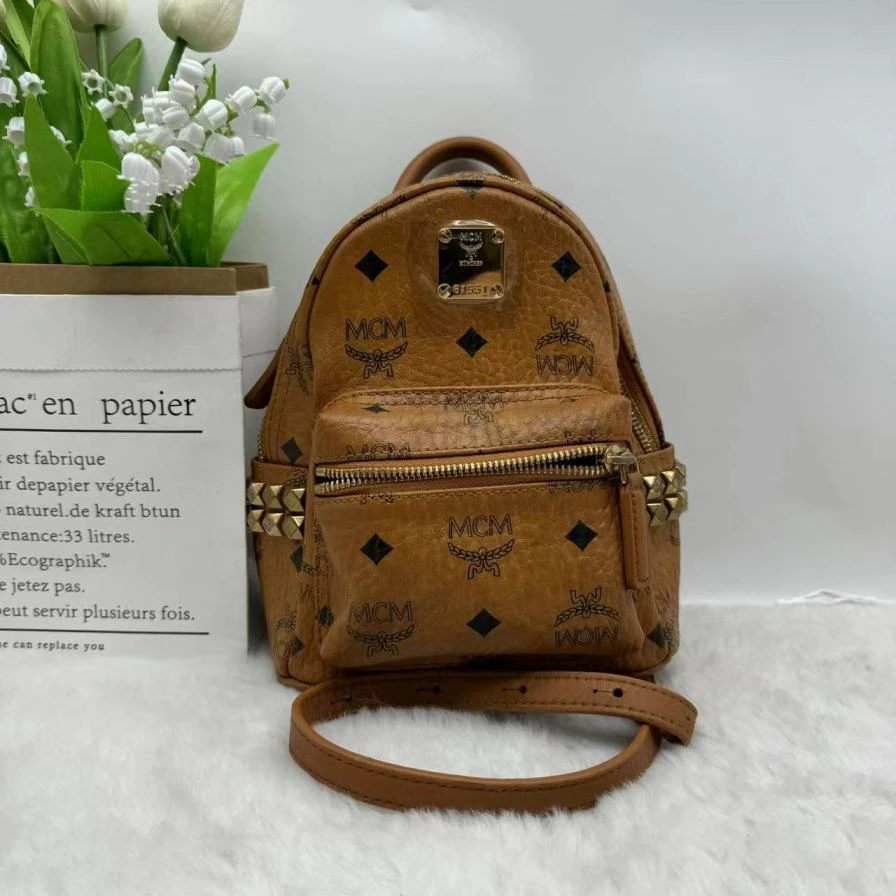 95新 MCM 干邑色双肩背包  774 4586