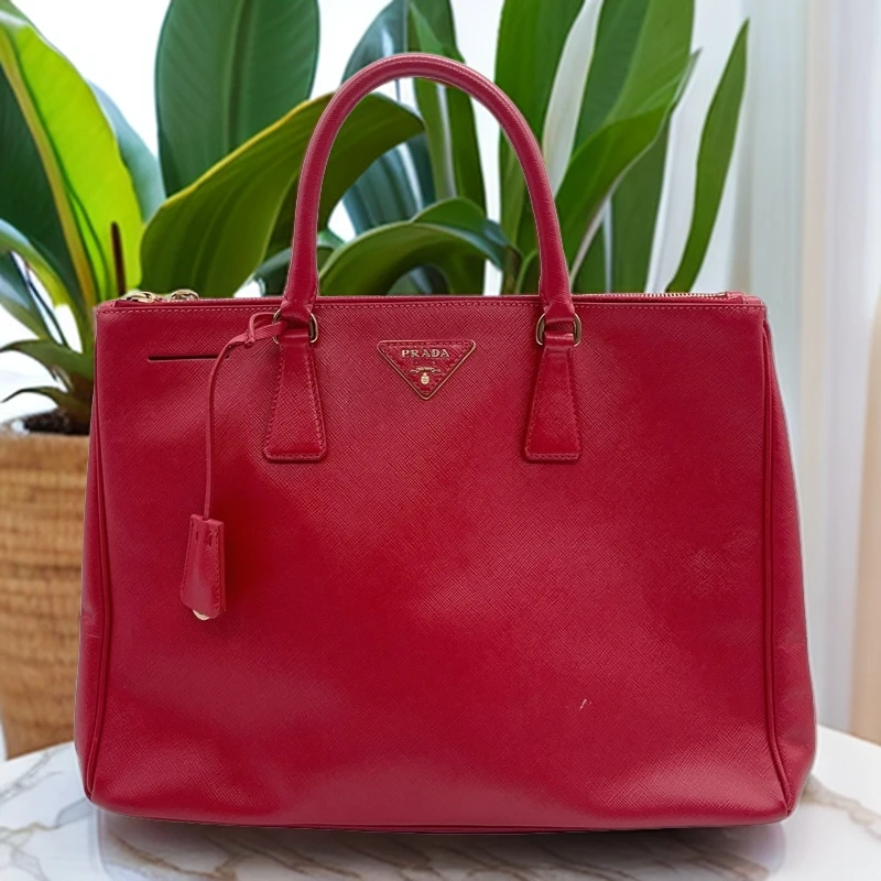 95新 Prada/普拉达 SSS 红色杀手包 922 6814