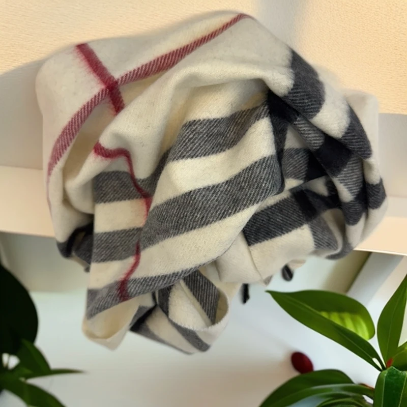 95新 BURBERRY/博柏利  H 格纹围巾(已直播间展示为准） 1046 6501