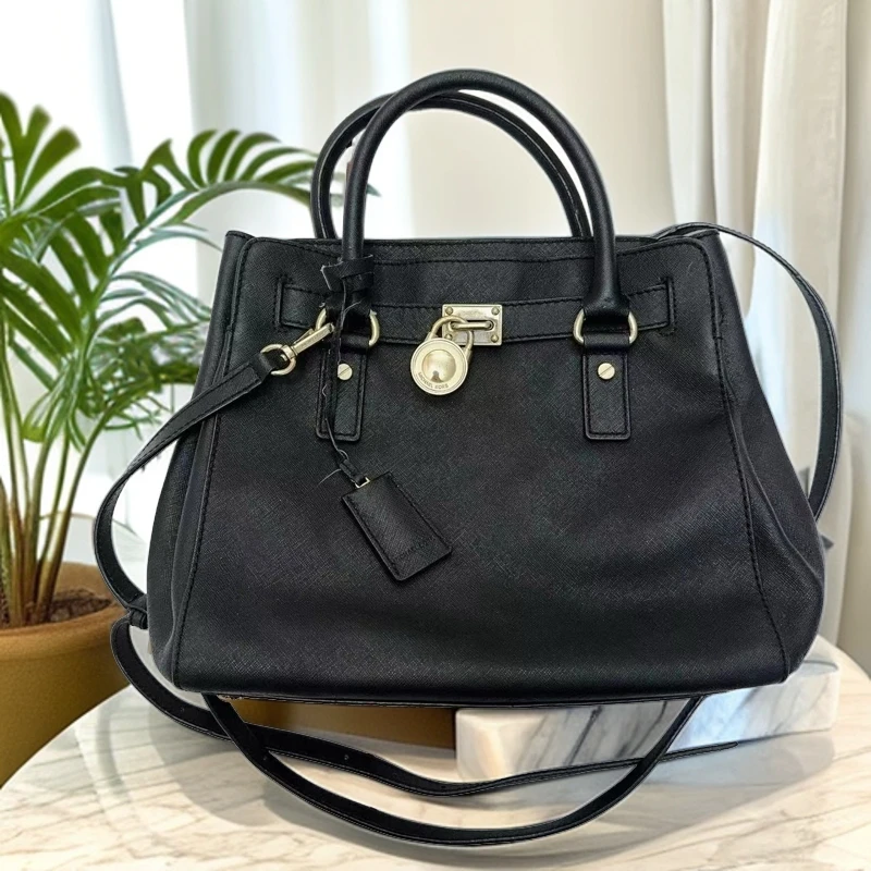 95新 MICHAELKORS/迈克高仕   黑色锁头包 936 9483