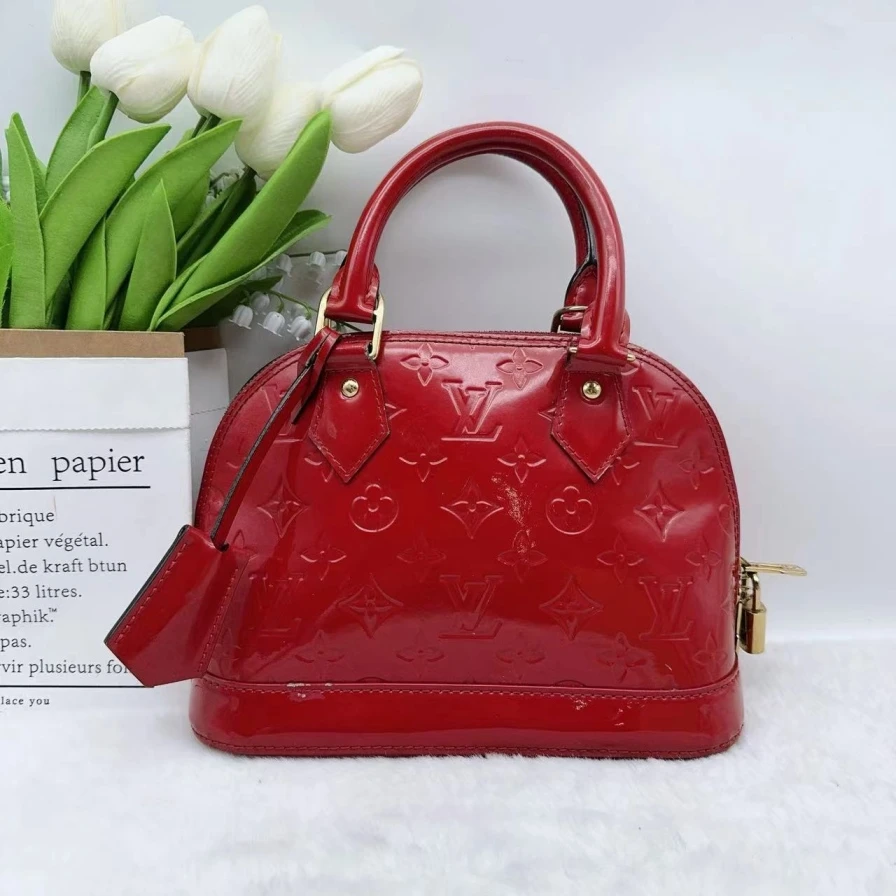 95新 LouisVuitton/路易威登  红色漆皮贝壳包 880 8487