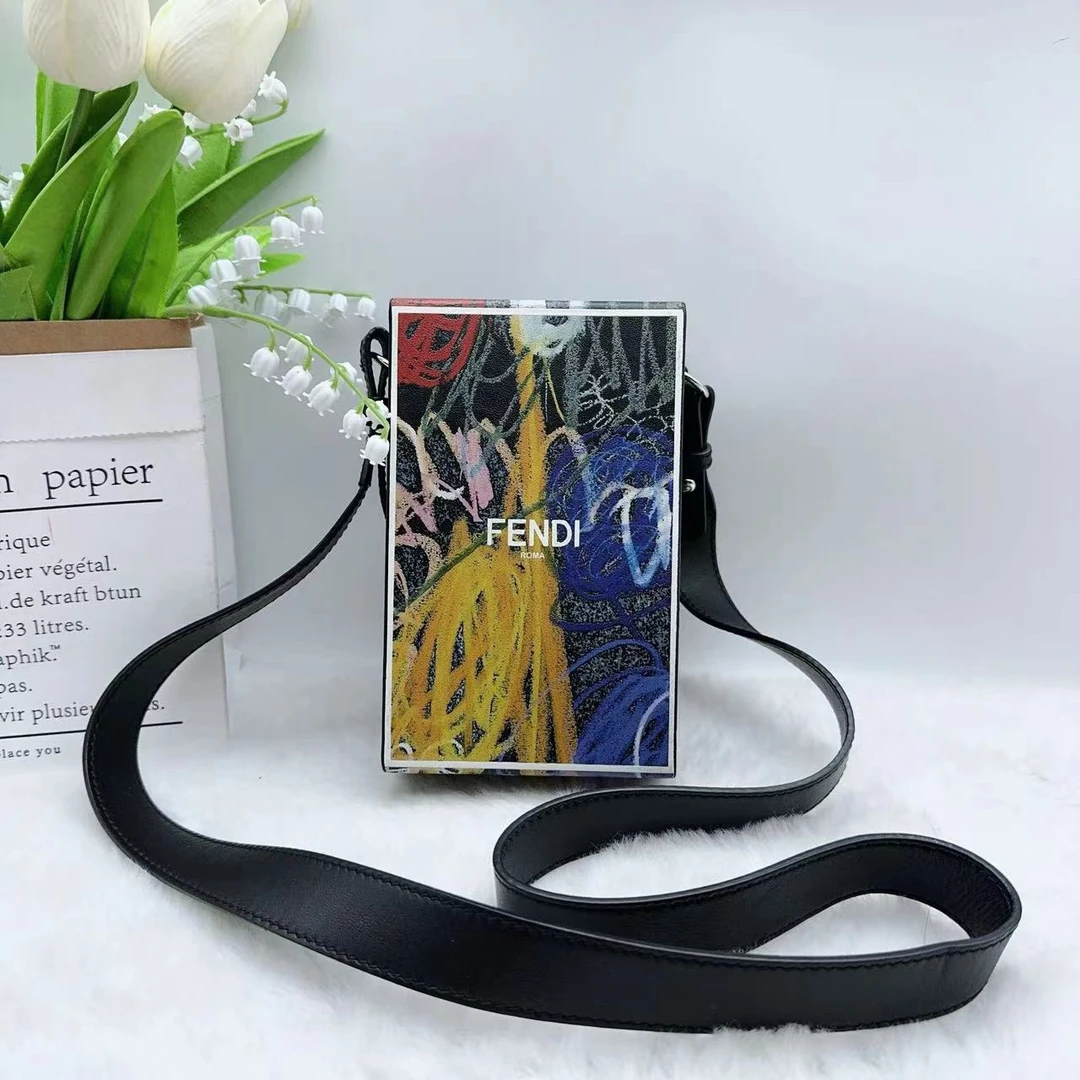 95新 FENDI/芬迪 涂鸦盒子包 900 0200