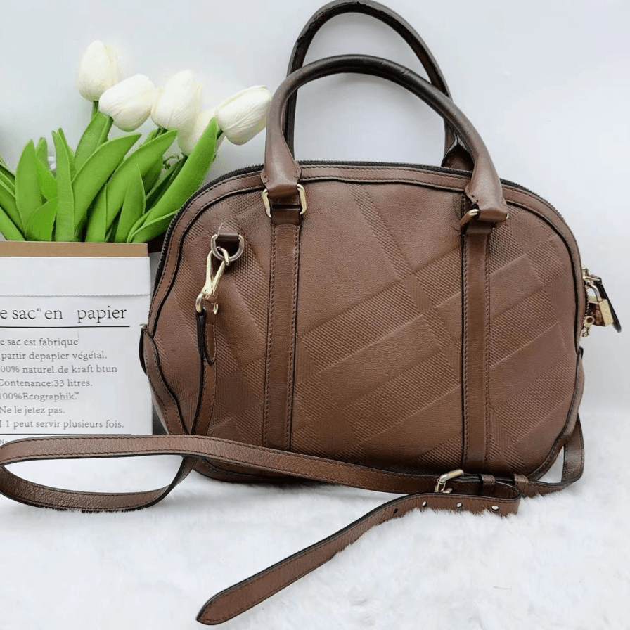 95新 BURBERRY/博柏利 棕色贝壳包 880 8442