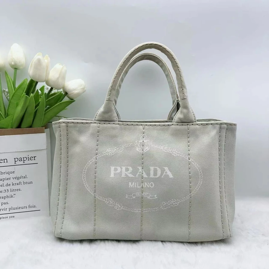 95新 Prada/普拉达 灰白色沙滩包 895 4372