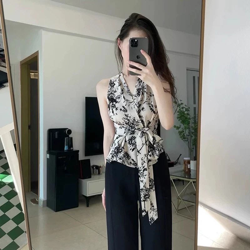 绝美法式挂脖碎花上衣露肩设计感小众无袖衬衫高级感吊带女夏外穿