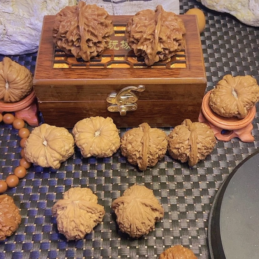 【闪购商品】猴头核桃吊坠小****?