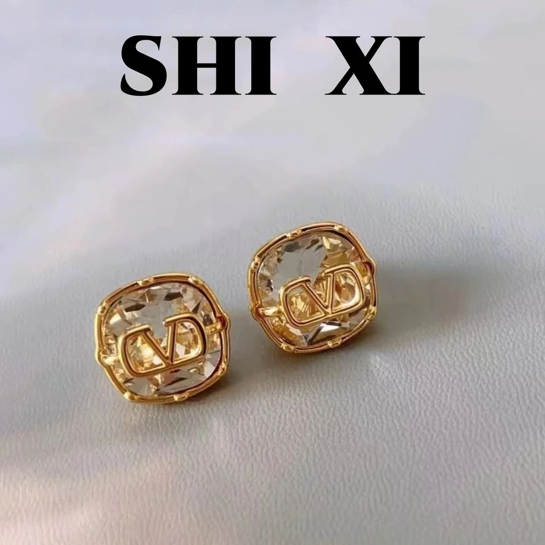 铜合金耳饰 EH-10小香风气质轻奢时尚百搭法式小众设计感耳钉精致