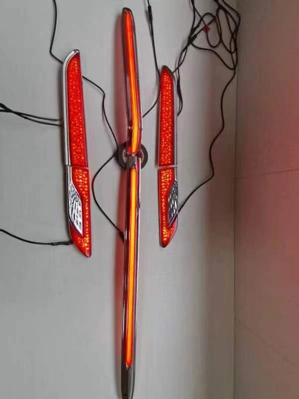 红旗hs3流水灯中网灯机盖灯侧灯套灯原车开模简单装饰灯脚踏板