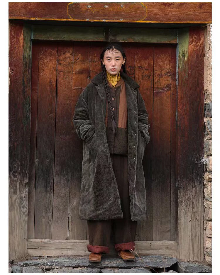 云雾里 原创设计3138复古文艺松弛感大气简约恣意中长款羽绒服