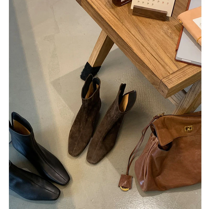 吕小布 | 秋冬低跟靴百搭尖头真皮粗跟后拉链时装短靴0363