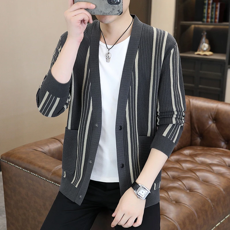 春秋季男士V领开衫青年韩版休闲百搭上衣简约舒适条纹针织外套男