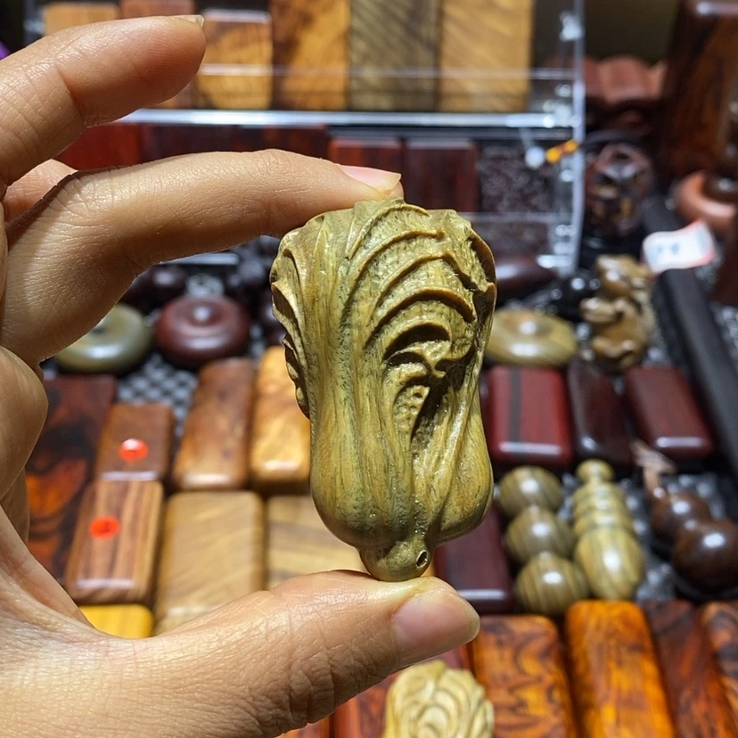 【闪购商品】木本**枫绿檀木雕刻一个