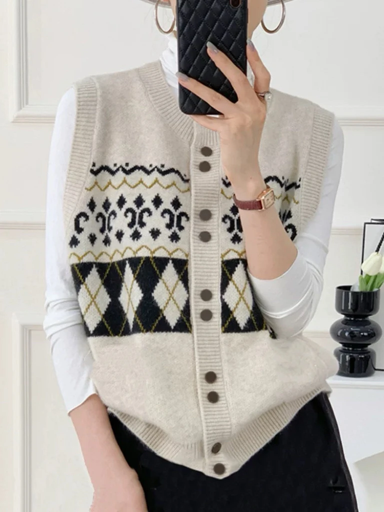 燕麦色提花马甲~秋季时尚针织女装